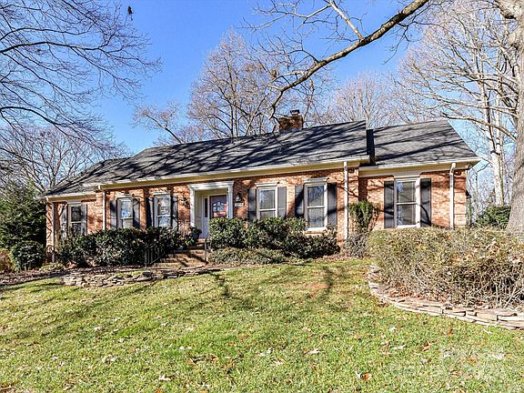 2nd image of 4511 Twin Oaks Pl