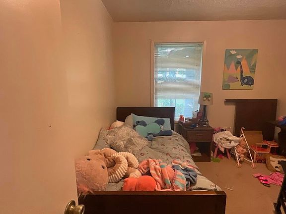 5th image of 5 Ruth Dr