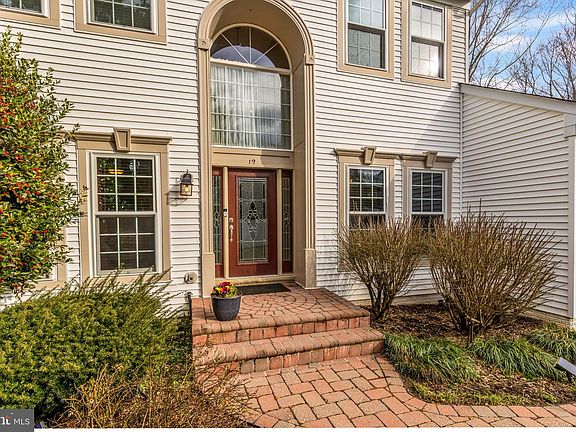 4th image of 12 Warwick Way