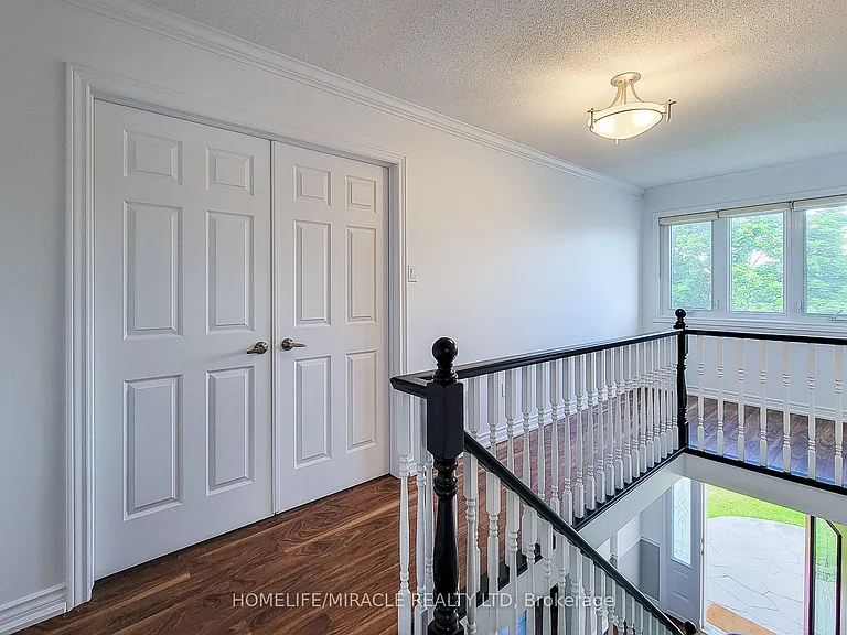 4559 Street Volodymyr Cres — Photo 27