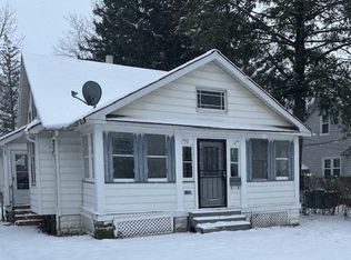 5160 Charles St, Maple Heights, OH 44137