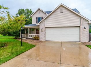 8705 Goshawk Ln, Fort Wayne, IN 46825