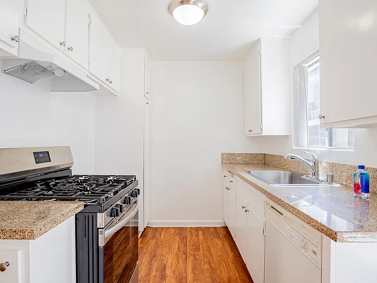 Northgate Apartments — Photo 26