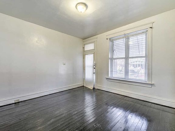 3rd image of 4542 Alice Ave