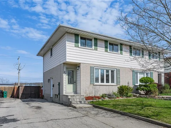 97 Moffat Dr, Cambridge, ON N1R 6C1