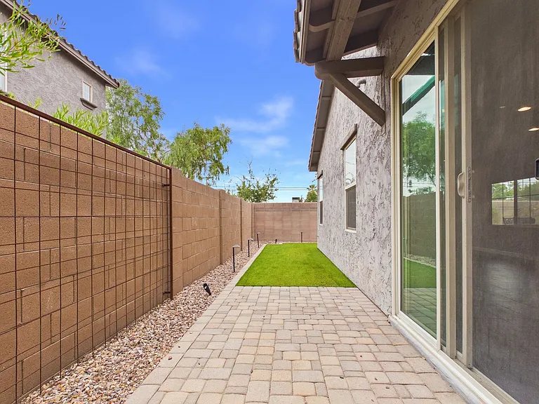 7001 E Portland St — Photo 23