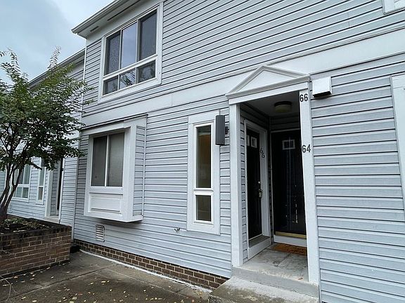 2nd image of 66 Hawthorne Ct NE