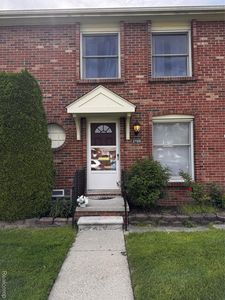 37109 Charter Oaks Blvd #42, Clinton Township, MI, 48036