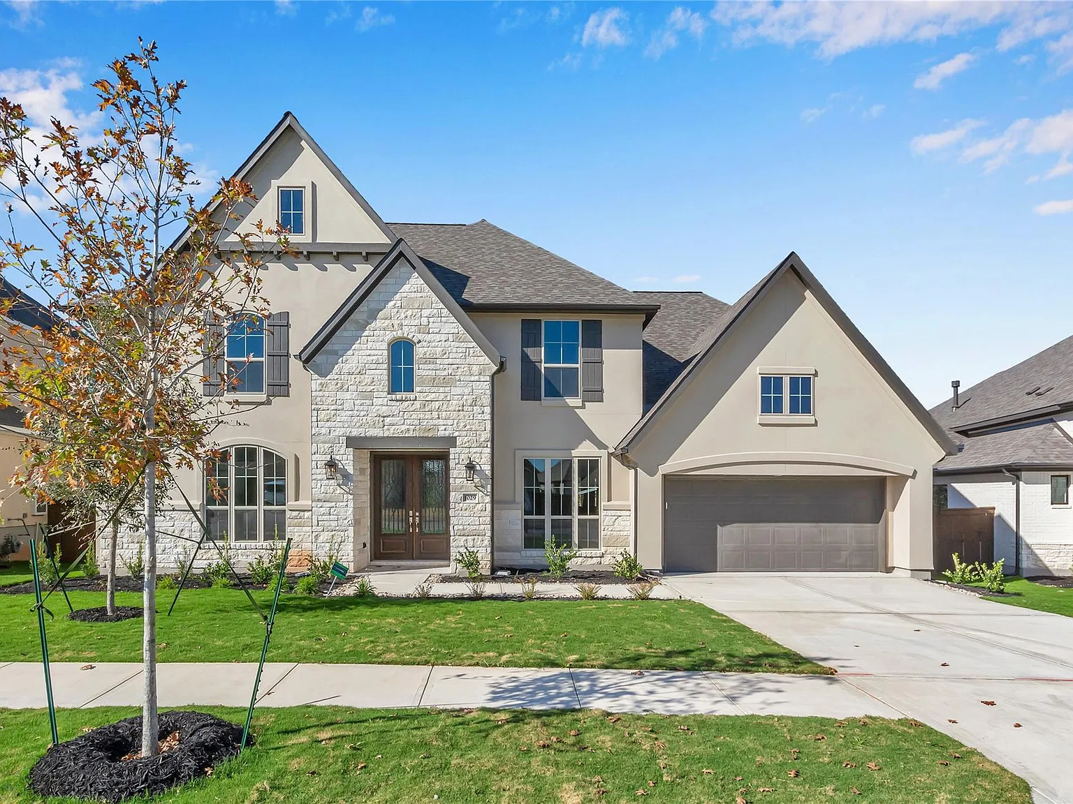 5 bed, 4.5 bath, 4199 sqft, $4,650 — Photo 1