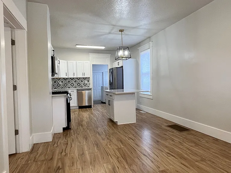 810 W Arapahoe Ave — Photo 5