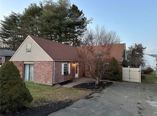 11 Granada Dr, Waterbury, CT 06704
