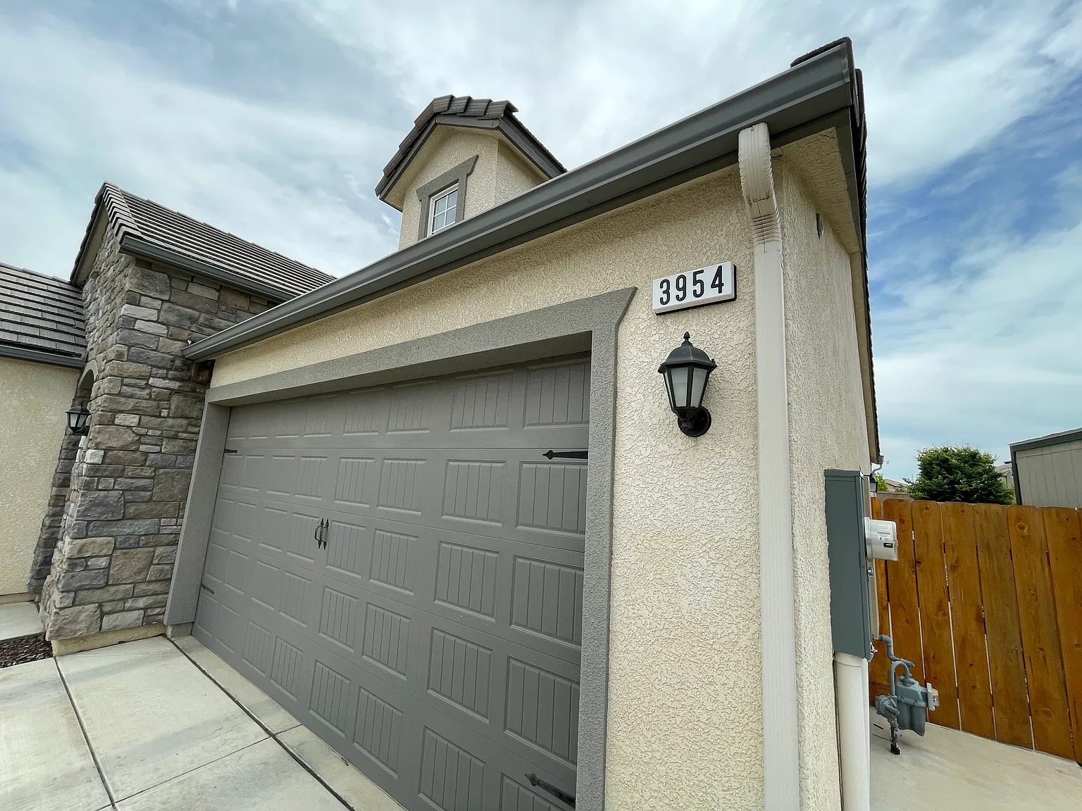 3 bed, 1702 sqft, $2,395 — Photo 3