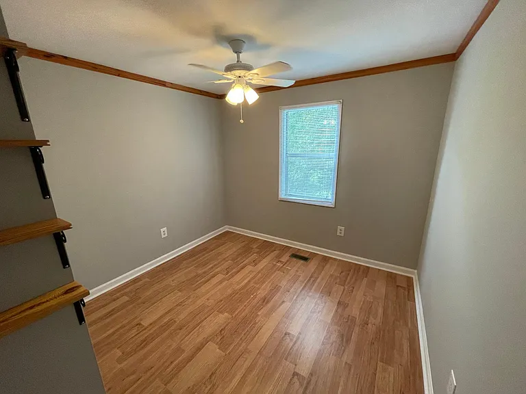 552 Pulaski St — Photo 38