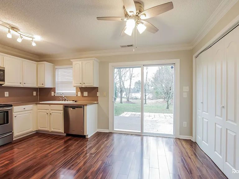 221 Amir Cir — Photo 4