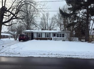 11 Cairns St, Tecumseh, MI 49286