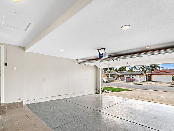 2nd image of 3087 Lynview Dr