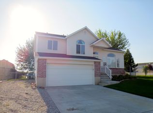 74 S 1660 W, West Pt, UT 84015