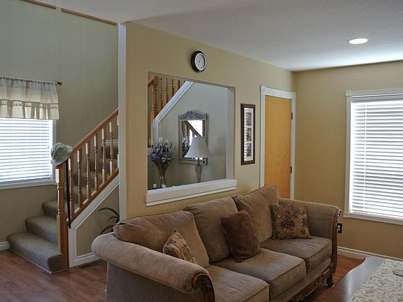 2nd image of 1806 SE 187th Pl
