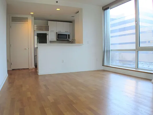 Sold by Manhattan Network Inc. | media 3