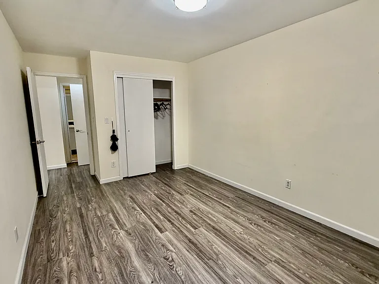 6917 Little Neck Pkwy #1 — Photo 7