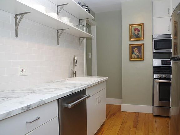 5th image of 18 Lawrence St #1