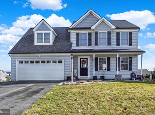 345 Torrey Pines Dr, Mount Wolf, PA 17347