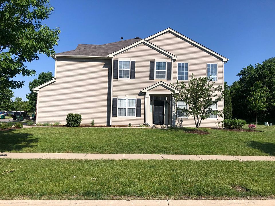 End unit with private entrance