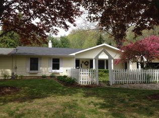 772 Manchester Dr, Saugatuck, MI 49453