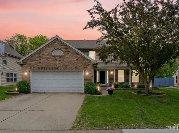 308 Woodside Dr, Bloomingdale, IL 60108
