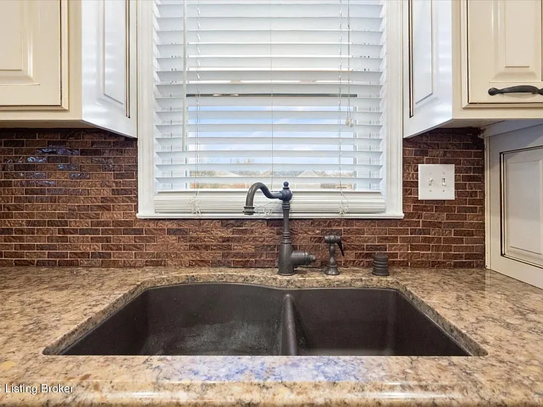9903 Welshpool Ct — Photo 28