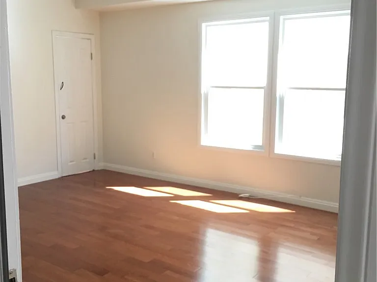 2710 Raymond Ave — Photo 4