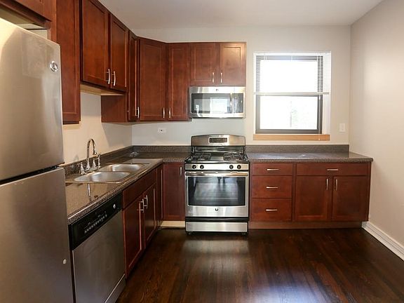 5th image of 920 W Belle Plaine Ave #15548