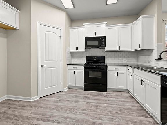 5th image of 8886 Cherry Laurel Ave