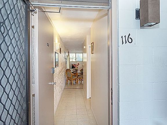 3rd image of 75-6016 Alii Dr APT 116