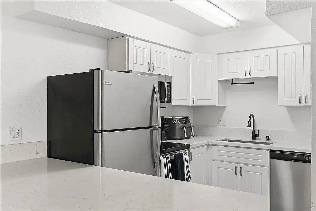 6955 Alvarado Rd — Photo 2