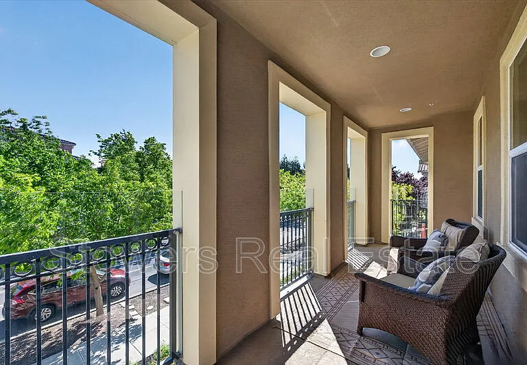3273 Central Pkwy — Photo 21