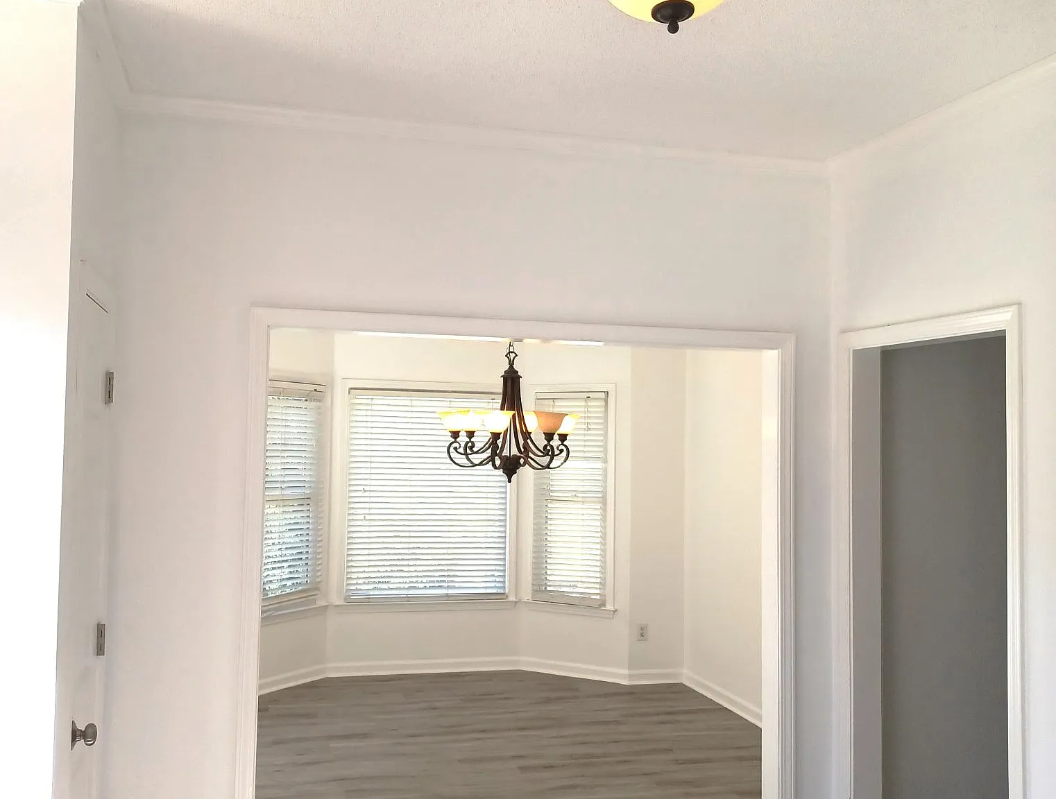 4 bed, 2.5 bath, 3400 sqft, $3,200 — Photo 3