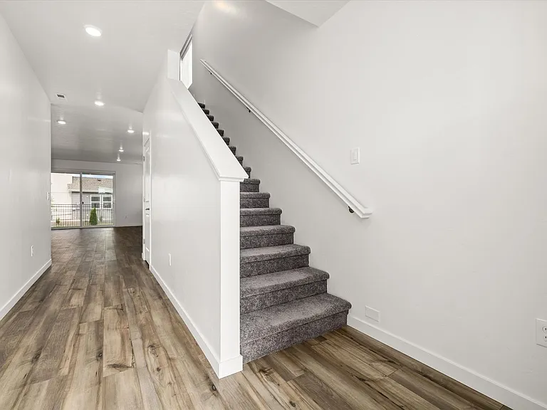 1845 N Black Cyprus Ave — Photo 3