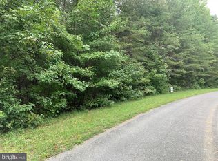 Lois Ln, Mineral, VA 23117