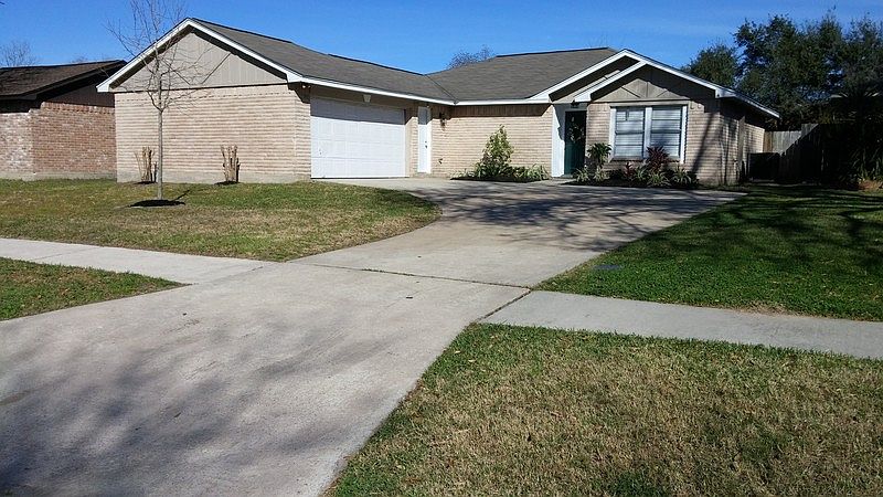 14134 Eventide Dr.
						:
						Large front yard
