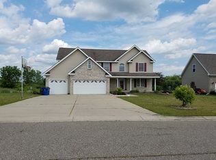 7425 Marsack Dr, Swartz Creek, MI 48473