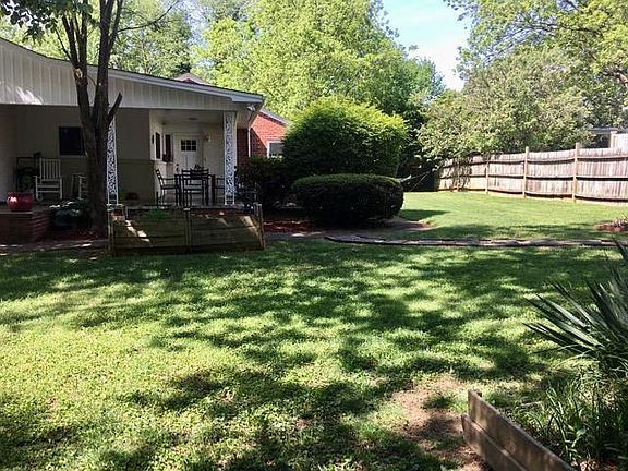 2nd image of 209 E 8th Ave