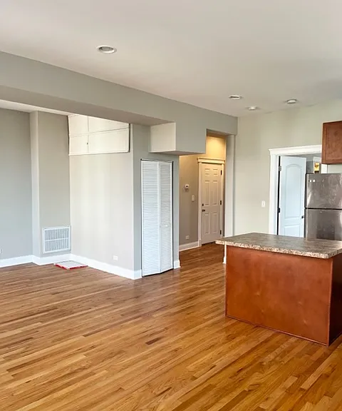 2000 S Throop St #3F — Photo 3