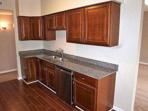 5th image of 1479 N Milwaukee Ave APT 113