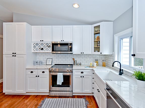 3rd image of 843 Arundel Dr