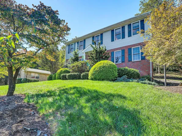 4739 Hickory Hill Dr, Roanoke, VA 24018