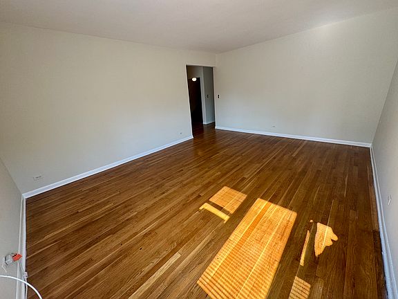 3rd image of 5303 N Rockwell St #2