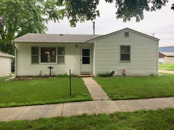1208 1st St, Crofton, NE 68730