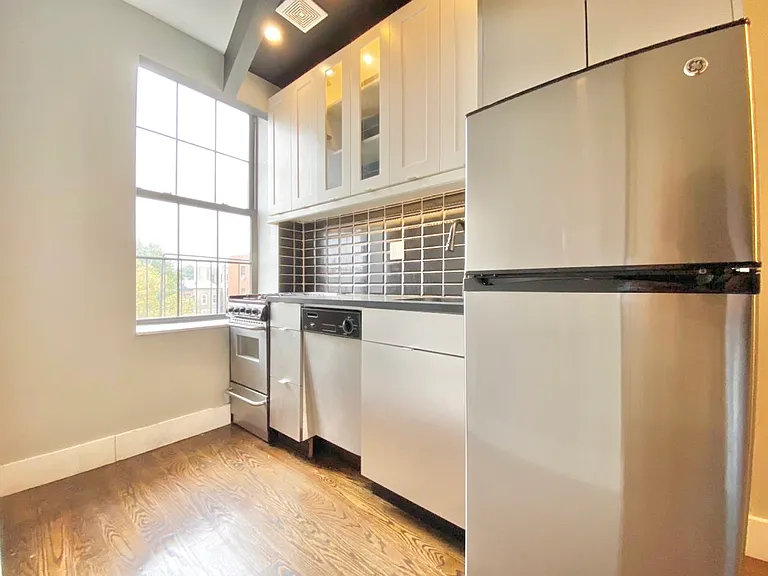 60 Putnam Ave #3 — Photo 2