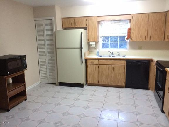 4th image of 847 Brimfield Ct
